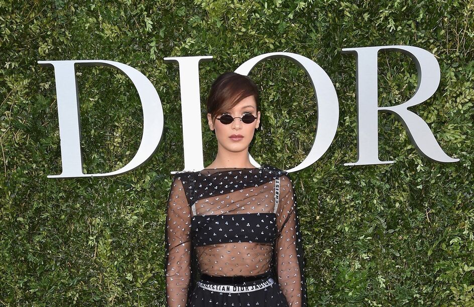 Bella Hadid, Jennifer Lawrence e Cara Delevingne no cocktail dos 70 anos da Dior