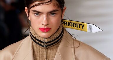 Esta é a nova forma de usar batom, segundo Pat McGrath