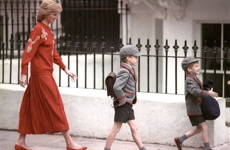 O primeiro dia de escola das princesas e príncipes britânicos