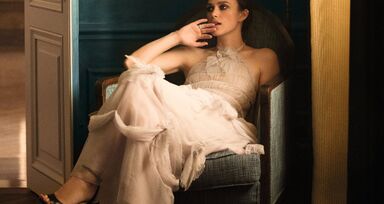 Keira Knightley revela ser mulher de apenas um perfume 