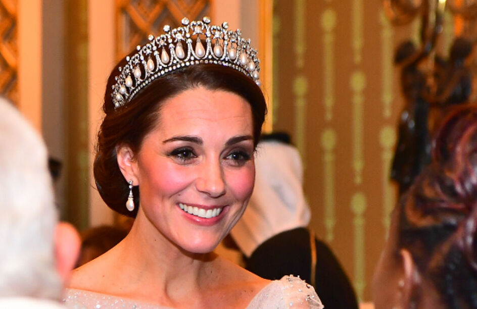Como se cria uma tiara icónica?