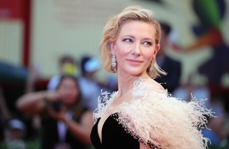Cate Blanchett é elegância e personalidade na nova campanha da Giorgio Armani