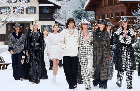 O adeus final a Karl Lagerfeld no último desfile da Chanel