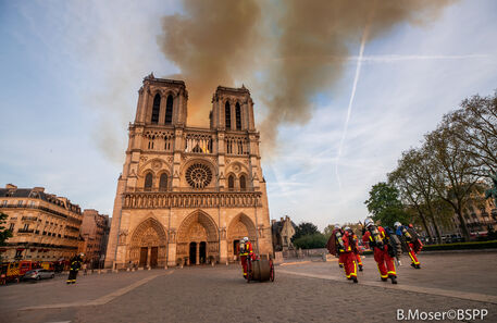 Grupo LVMH vai doar 200 milhões de euros para a reconstrução da Notre-Dame de Paris