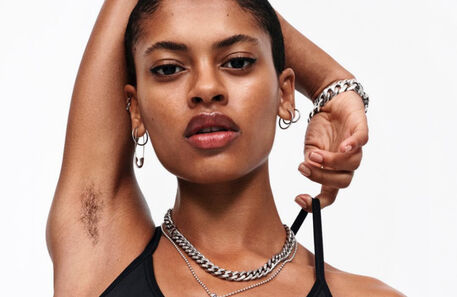 Anúncio da Nike é criticado por ter modelo com pelos nas axilas