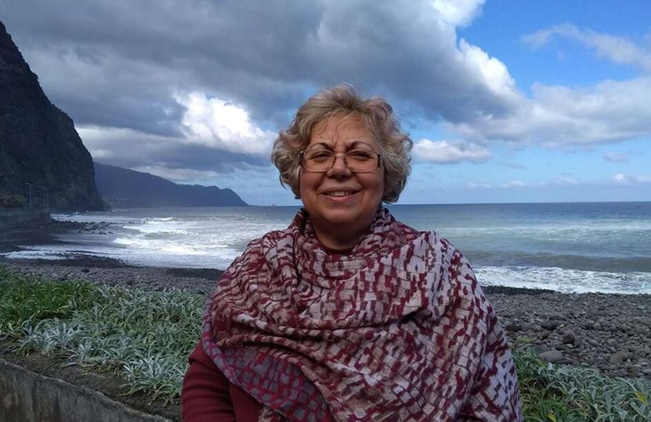 Manuela Tavares: “o 25 de Abril trouxe muitas mulheres para a rua e deu-lhes voz"