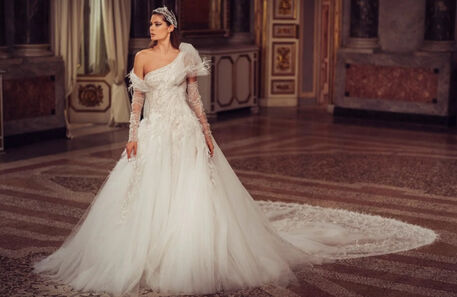 O céu é o limite na nova linha de noivas da Atelier Versace