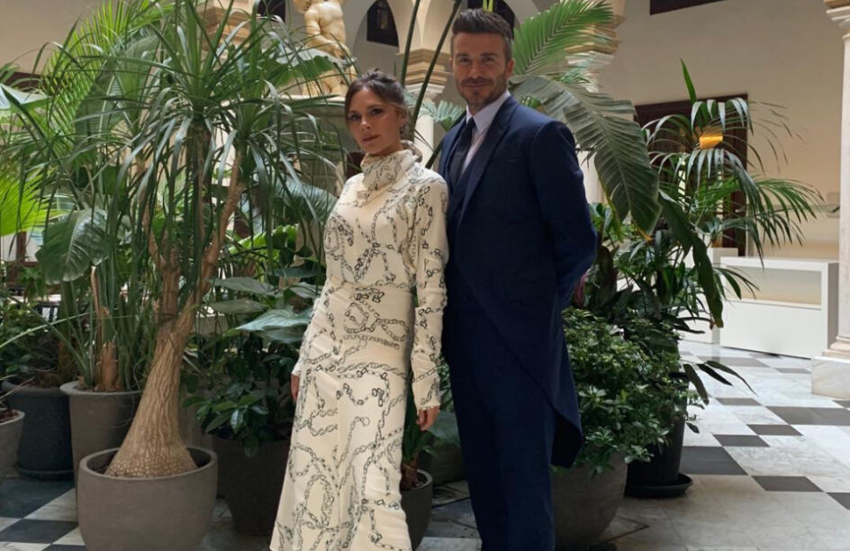 Victoria Beckham usa vestido igual ao de Meghan Markle