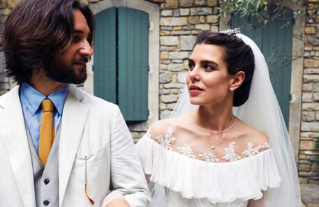 Charlotte Casiraghi casa-se pela igreja