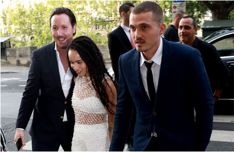 Zoë Kravitz casou-se em Paris