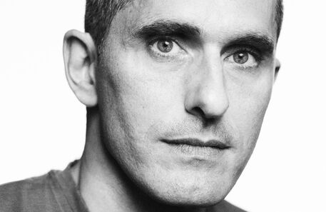O português Felipe Oliveira Baptista é o novo diretor criativo da Kenzo