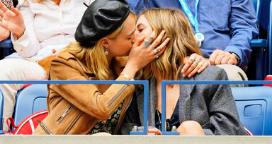 16 casais de mulheres influentes