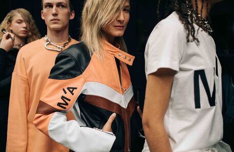 Nos bastidores do desfile da Marques'Almeida em Londres