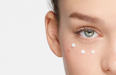 Como maquilhar o contorno dos olhos