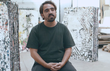 Da rua para a casa, Vhils une-se à Bordallo Pinheiro para fazer uma peça irrepetível