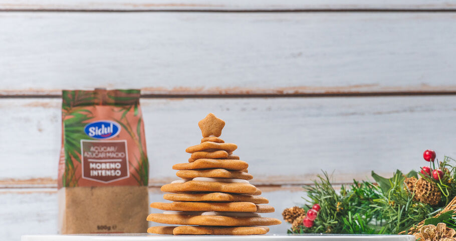 Uma árvore de Natal à mesa