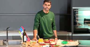 Aprenda a fazer as bruschettas natalícias de Duarte Gomes