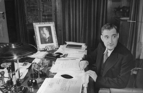 Na cama com os ditadores