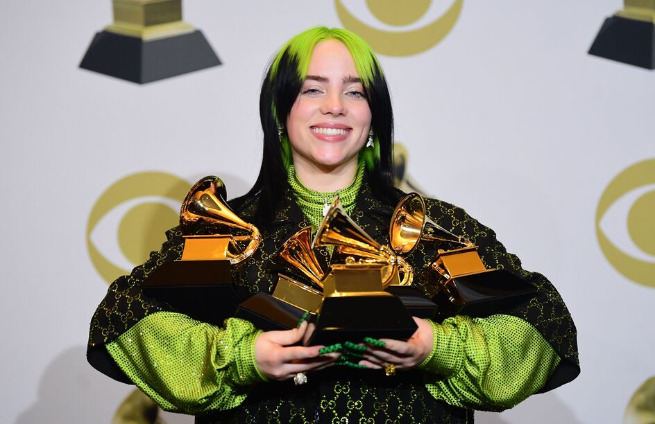 Billie Eilish faz história em noite dos Grammys e consagra-se melhor artista do ano