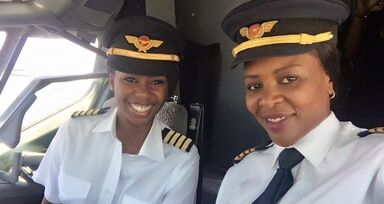 A dupla de mulheres que fez história na aviação