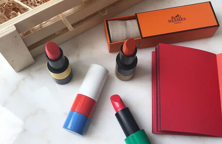 Estão a chegar 24 batons da nova linha de maquilhagem da Hermès 