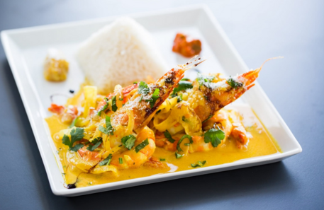 Restaurantes que entregam comida em casa ou têm take-away