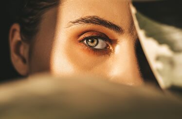 Deixe que os olhos falem por si ao usar máscara