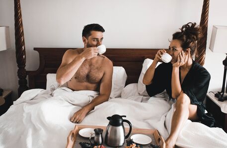 10 boas razões pelas quais deveria fazer mais sexo de manhã