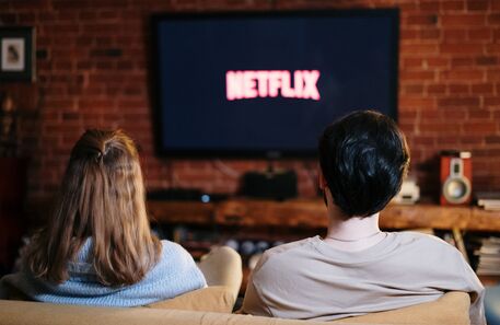 Viciadas em séries. Esta adição explicada por especialistas