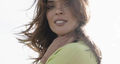 Maria Cerqueira Gomes para a campanha Ultralight da Falconeri