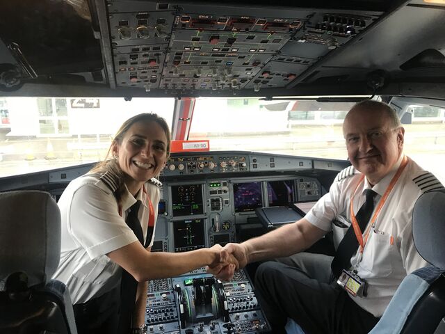 Diana Gomes da Silva tem 36 anos e é piloto na Easy Jet.