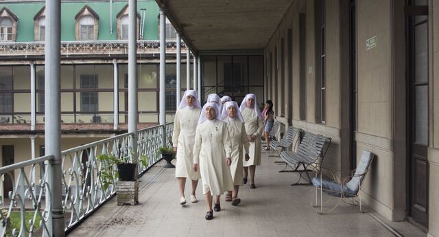 Com o filme Maternal, Maura Delpero transporta-nos até uma casa de acolhimento de mães adolescentes no centro de Buenos Aires.