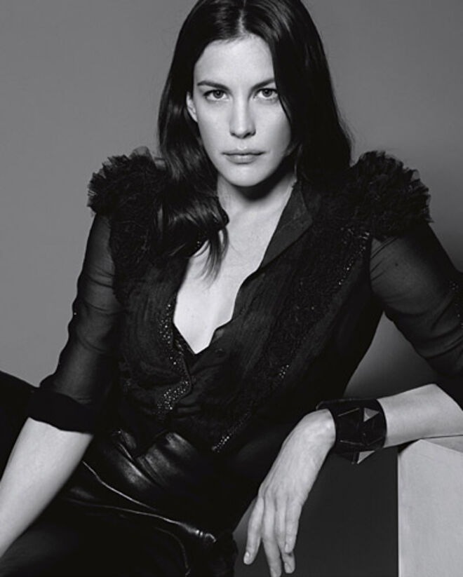 A actriz Liv Tyler é uma das caras da Givenchy