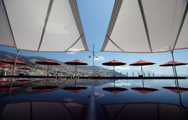 Quer durante o dia, quer ao final da tarde ou j? depois de escurecer a paisagem ? digna de ser aproveitada