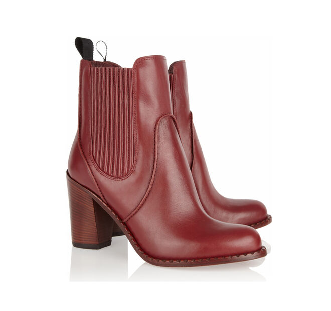 Botas em pele, ?450.