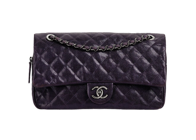 Carteira em pele (preço sob consulta).