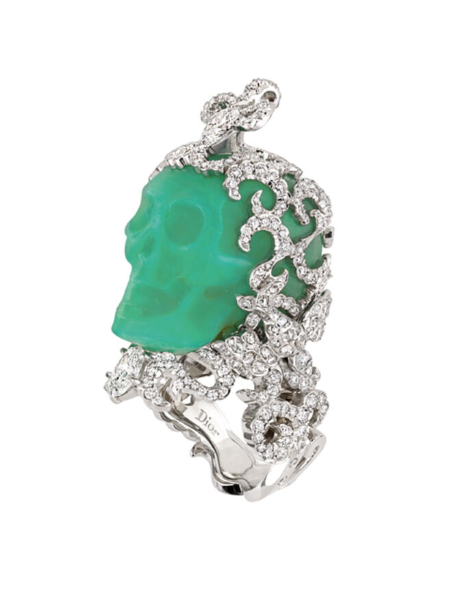 Anel Reine de Chrysoprasie em platina, diamantes e crisopásio, Dior Joaillerie.