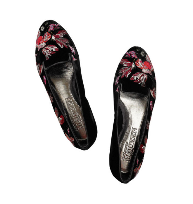 Slippers em veludo bordado