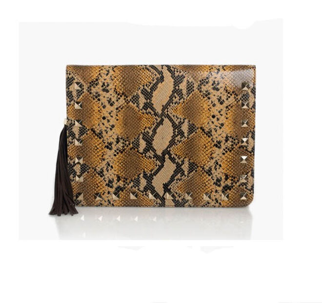 Carteira (Tanya) que faz parte da nova coleção disponível em Stylistpick.com 