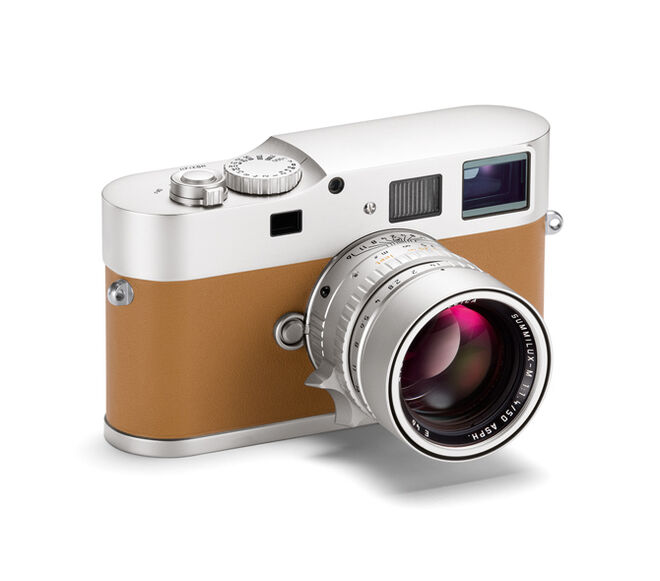 Máquina fotográfica Leica M9-P (edição limitada).