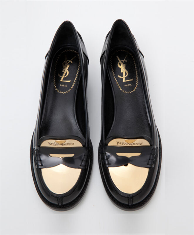 Mocassins em pele e metal, na Stivali.