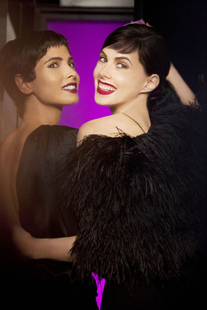 A marca revela um look feminino e sofisticado, desenhado à volta dos tons de roxo.