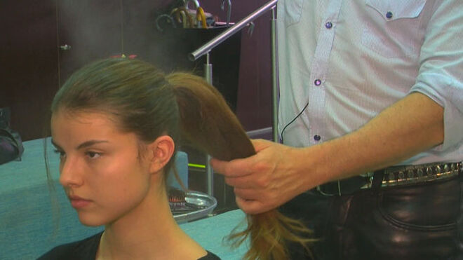 Apanhar o cabelo num carrapito