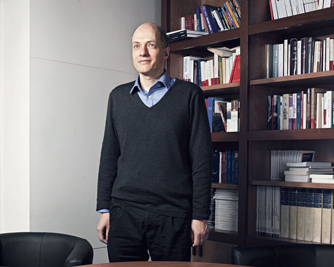 Nasceu em Zurique há 42 anos.