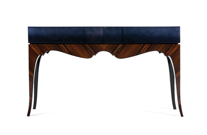 Consola Reflection, em madeira Pau Santo com tampo folheado a prata e lacado em degradé, 40x100x160 cm.