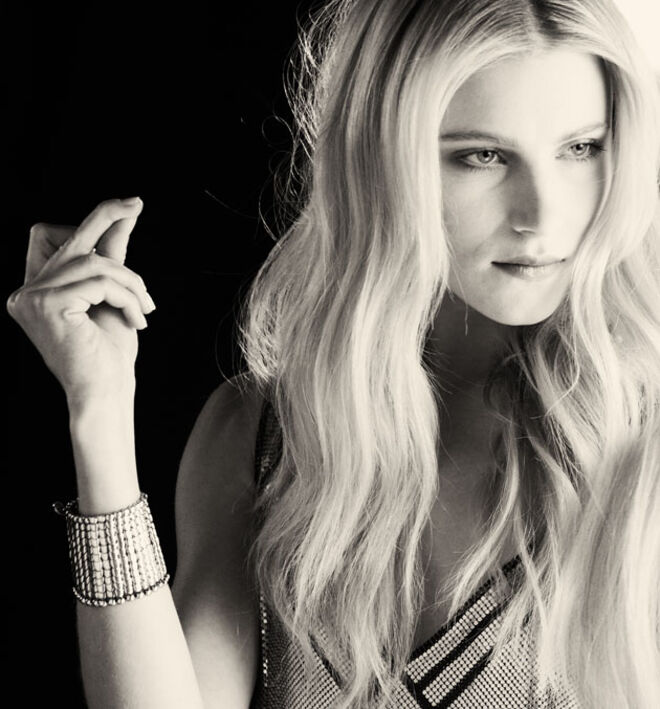 Lady Million, Paco Rabane