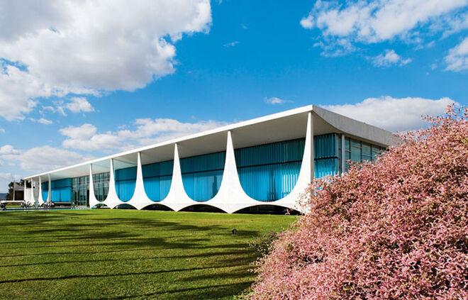 Um dos projetos assinados pelo arquiteto Oscar Niemeyer