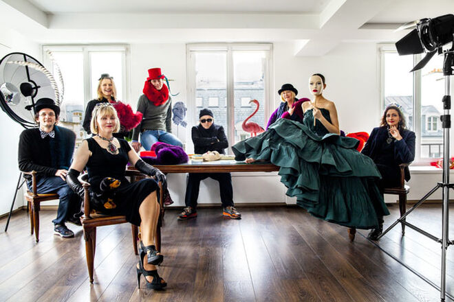 Alber Elbaz e os seis costureiros do seu atelier