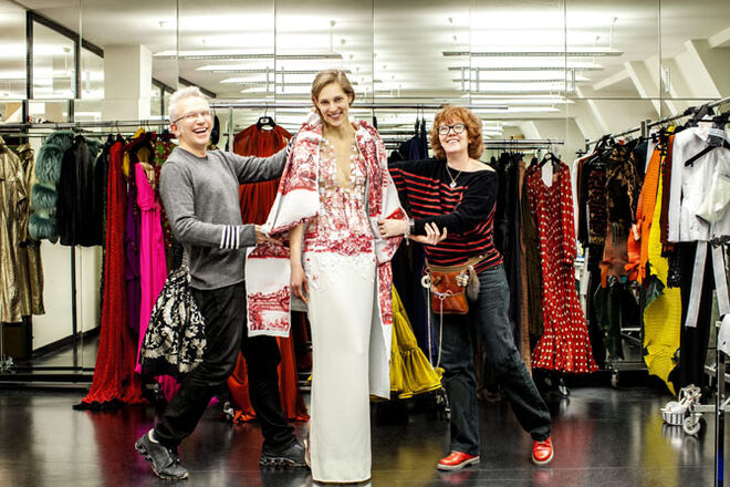 Jean Paul Gaultier e Jacqueline Smeyers-Picot, costureira-chefe do atelier