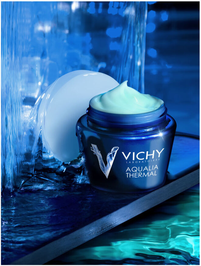 Em duas texturas diferentes para o dia e para a noite, enriquecidas com a água termal Vichy